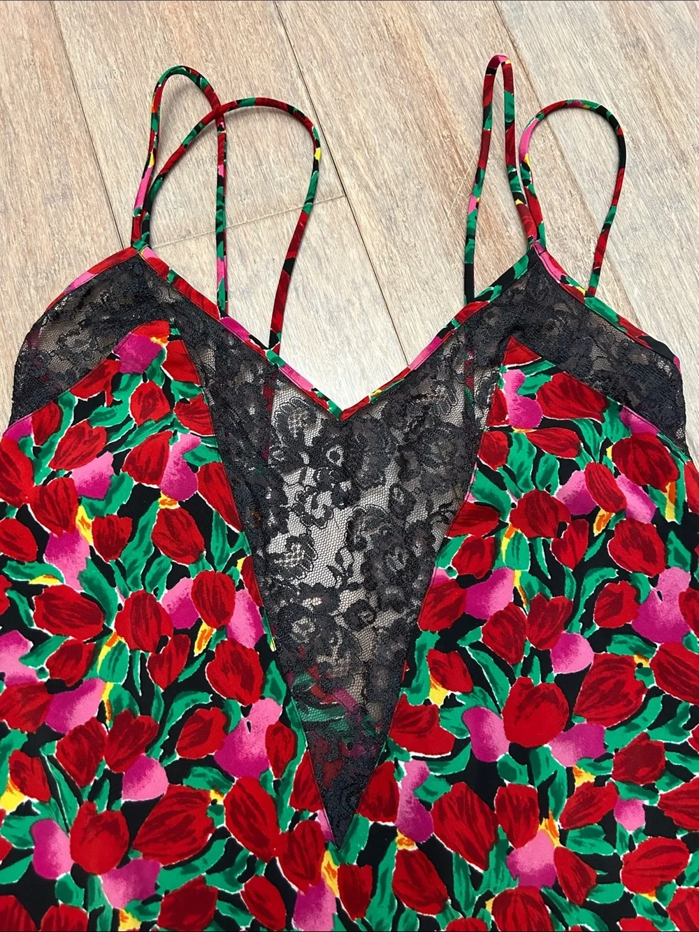VTG Victoria's Secret Red & Green Floral Lace-Trim Slip size S golden label